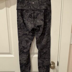 Lululemon Athletica Charcoal Patterned Leggings